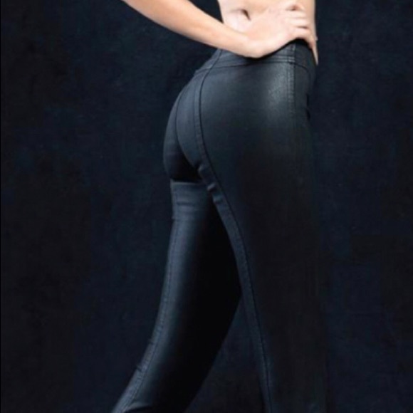 GUESS Push Up Jean - Picture 1 of 10